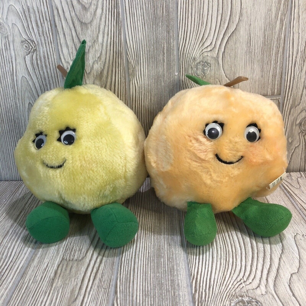 Vintage Del Monte Country Yumkin Plush Precious Pear and Lushie Peach 1990 1992